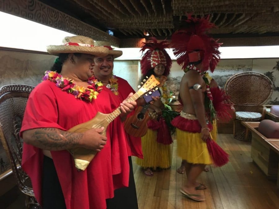 chanteurs et danseurs tahitiens